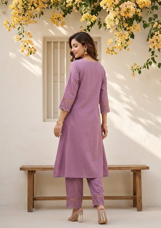 Mauve Raw Silk Threadwork Straight Kurta With Pant Regular And Dupatta - Image 2