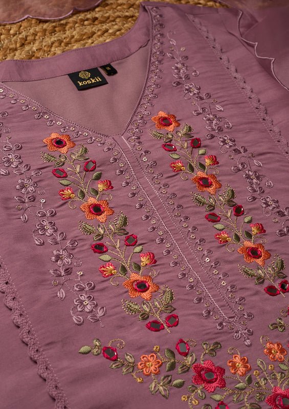 Mauve Raw Silk Threadwork Straight Kurta With Pant Regular And Dupatta - Image 7