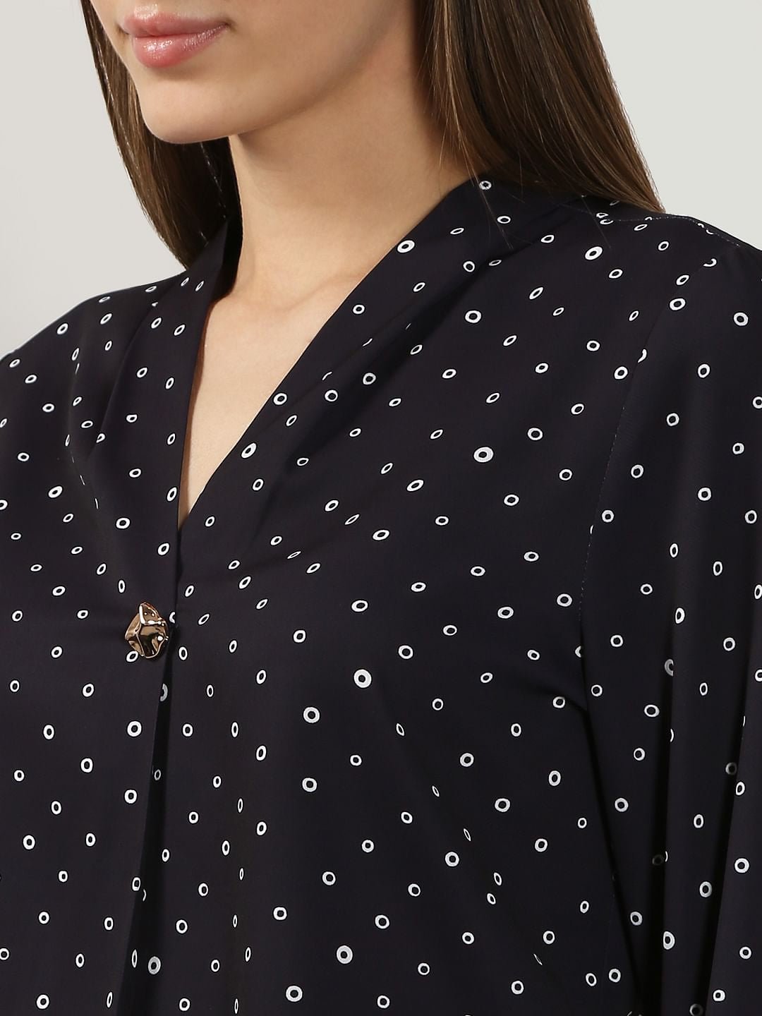 BLACK PRINTED V NECK TOP - Image 8