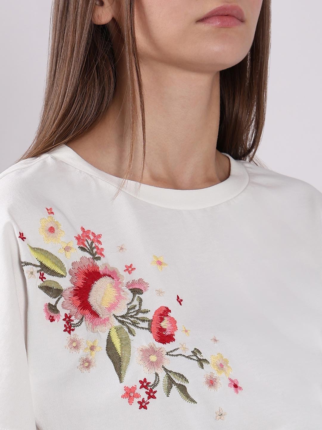 VERO MODA WHITE EMBROIDERED PRINT T-SHIRT - Image 8