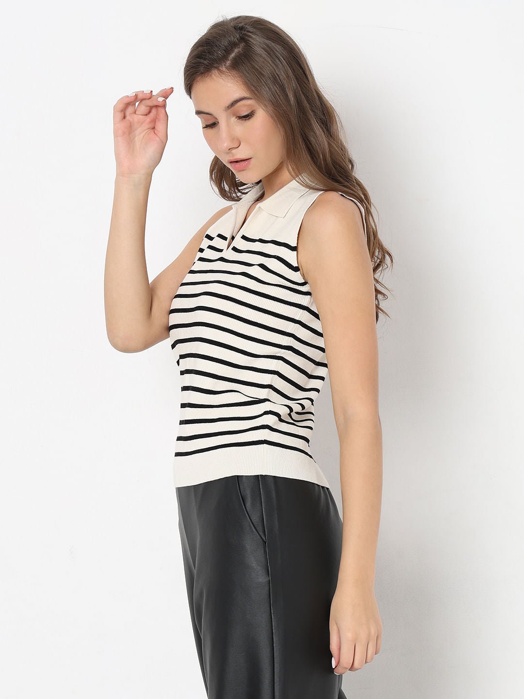 WHITE & BLACK STRIPED KNIT TOP - Image 3