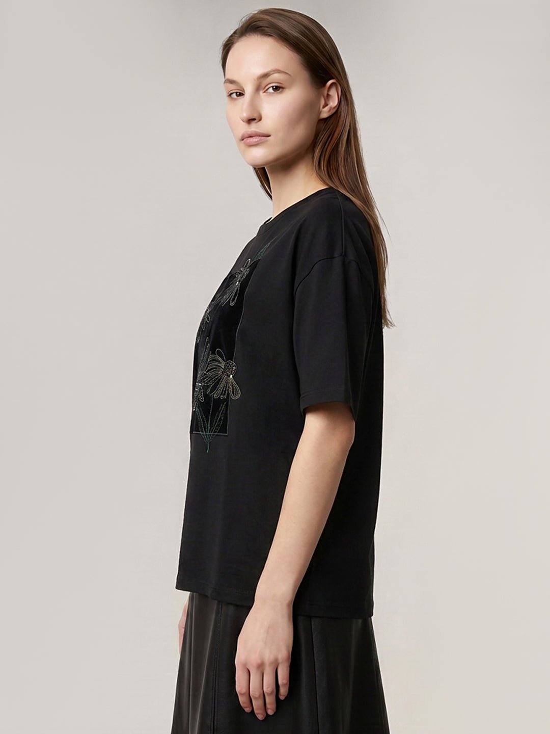 BLACK FLORAL EMBROIDERED T-SHIRT - Image 2