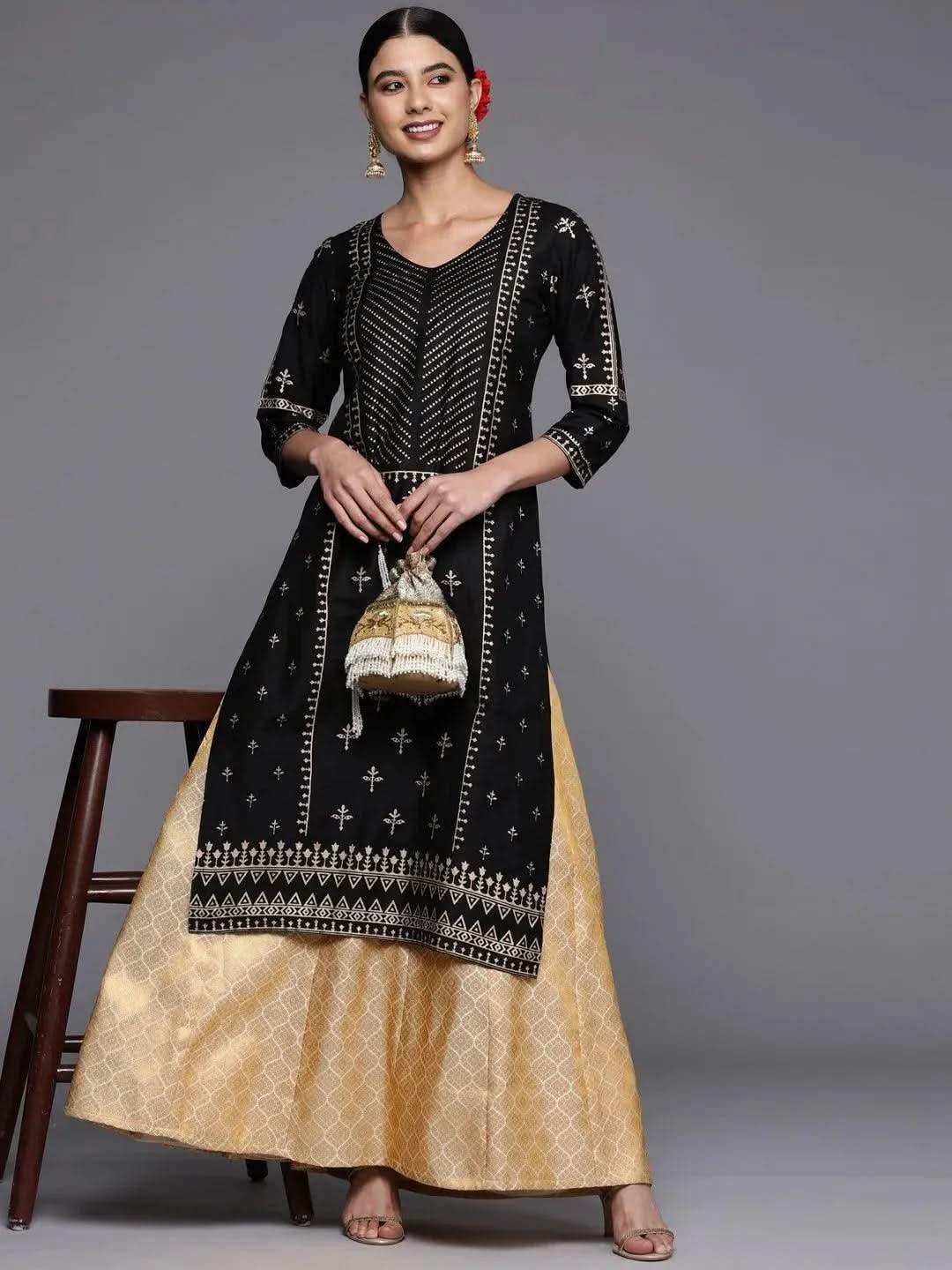 Gerua Gold Self Design Brocade Skirt - Image 5