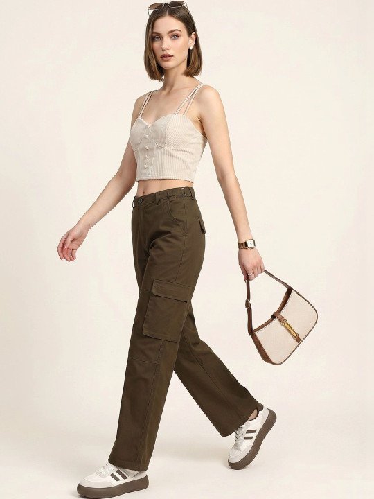 Women Relaxed Straight Leg Straight Fit Cargos Trousers - Image 4