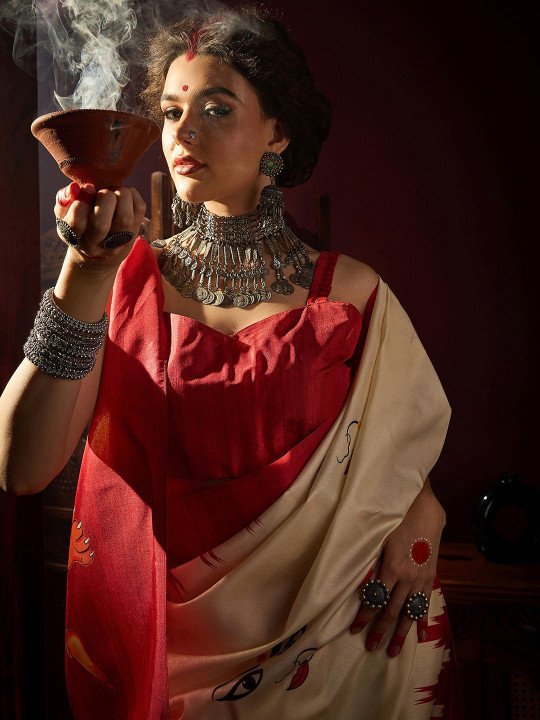 Ethnic Motifs Printed Saree With Blouse Piece - Image 5