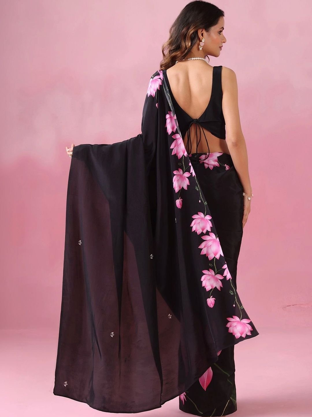 LABEL NATA Floral Pure Crepe Saree - Image 2