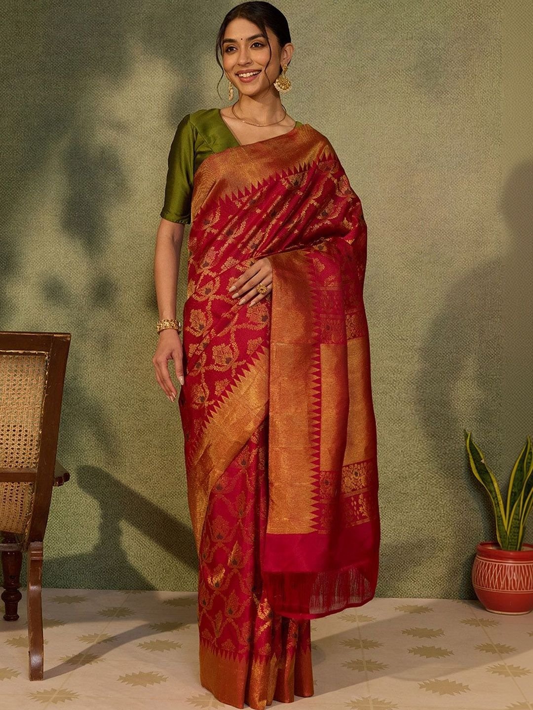 Taneira Woven Design Zari Kanjeevaram Saree - Image 2