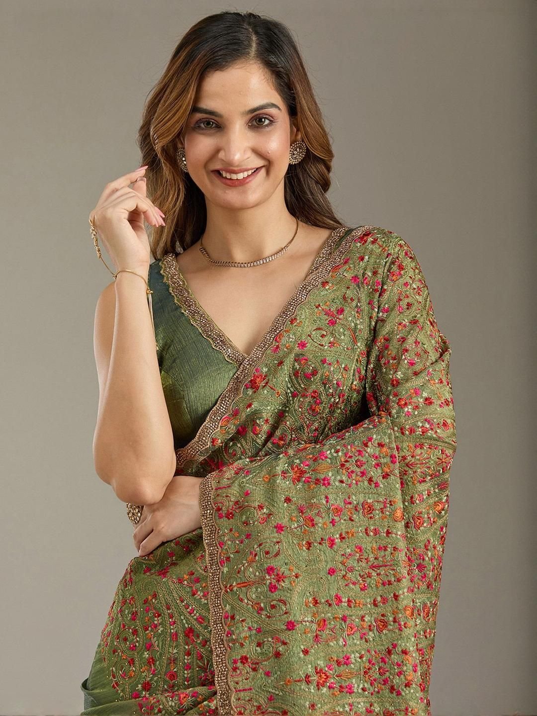 Koskii Women Kashmiri Green Tissue Saree With Unstitched Blouse - Image 4
