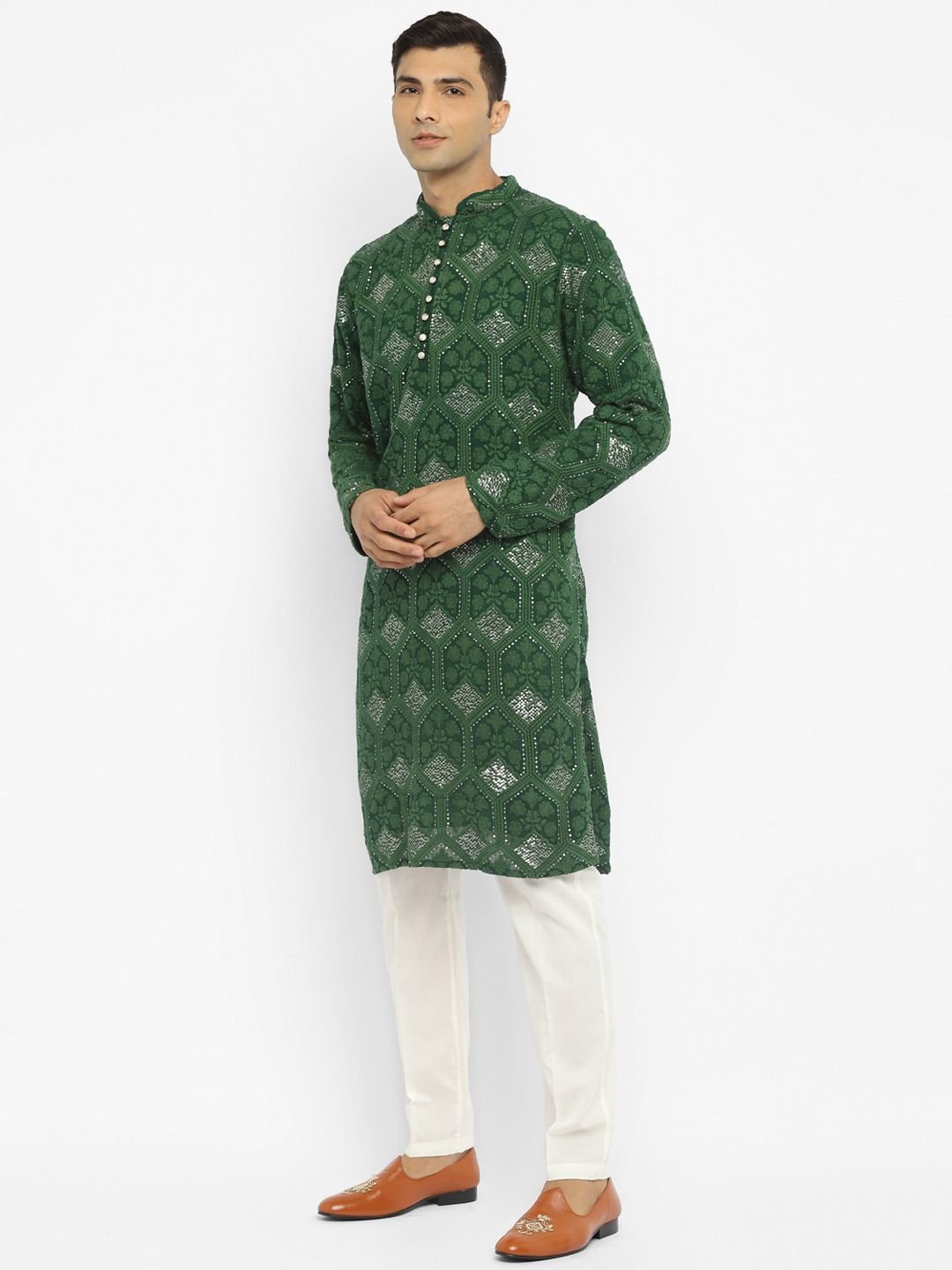 Devyom Devyom Men Embroidered Regular Thread Work Kurta with Pyjamas