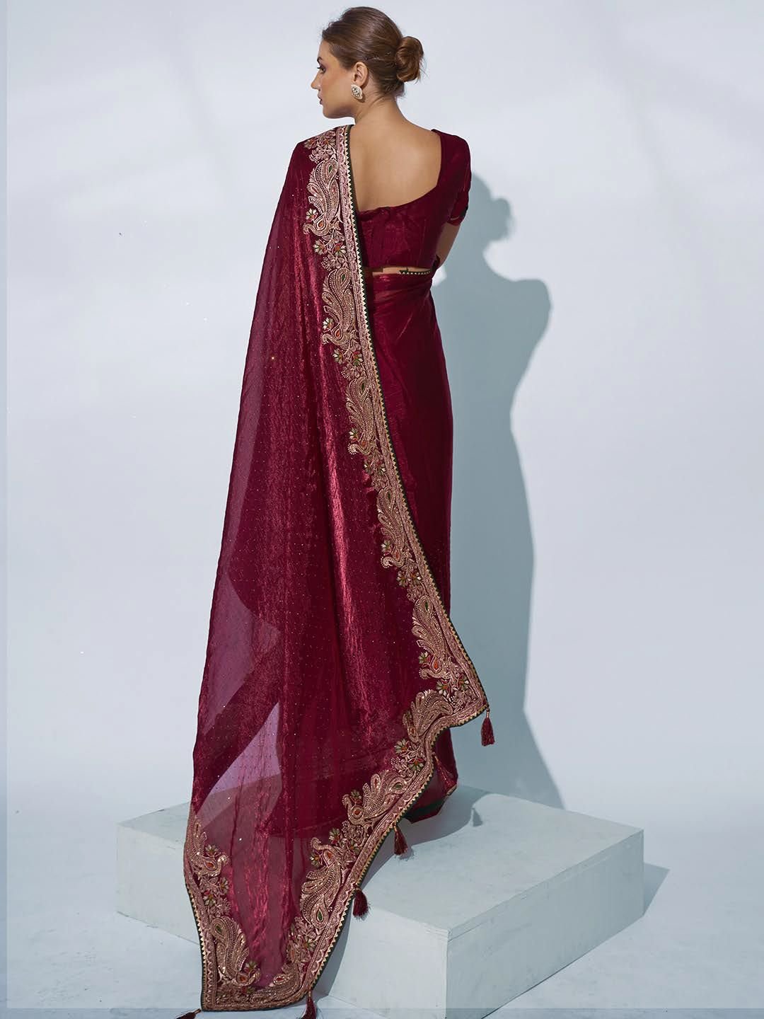 Ethnic Motifs Embroidered Organza Saree - Image 3