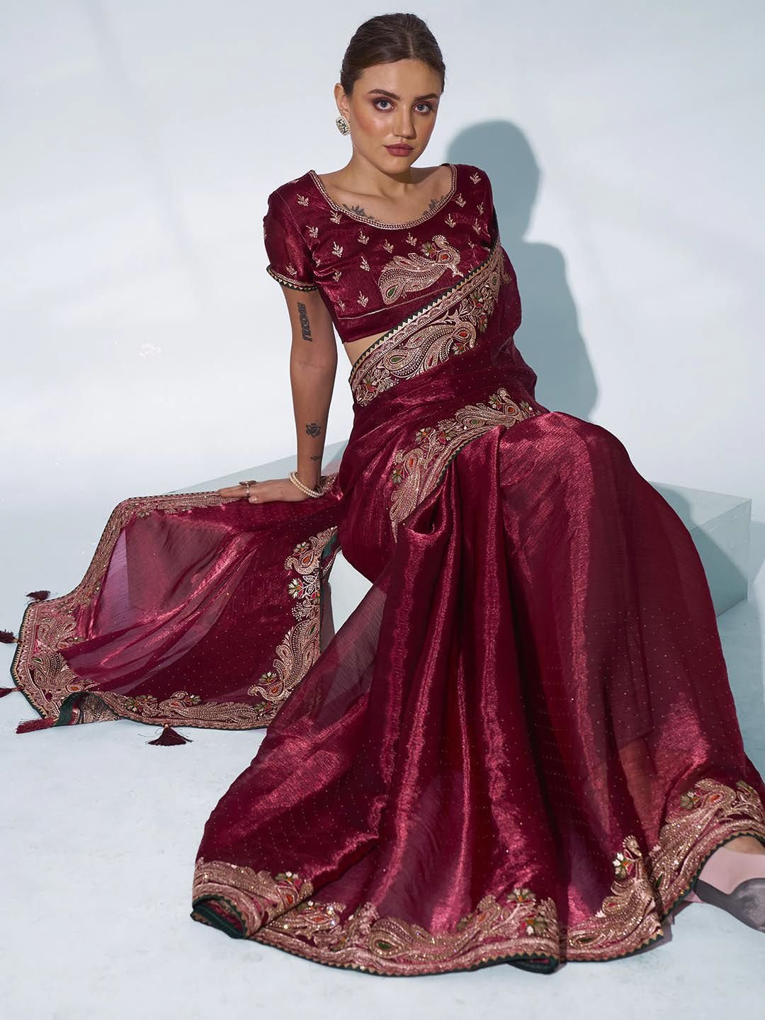 Ethnic Motifs Embroidered Organza Saree - Image 4