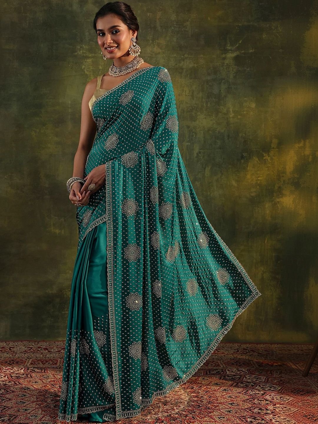 Floral Embellished Satin Saree with Unstitched Blouse Piece - Image 4