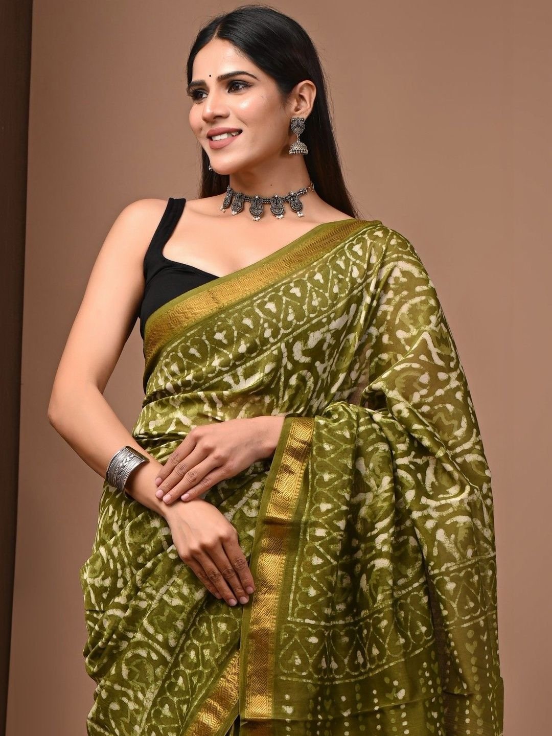 Ikat Printed Maheshwari Saree With Zari Border & Unstitched Blouse
