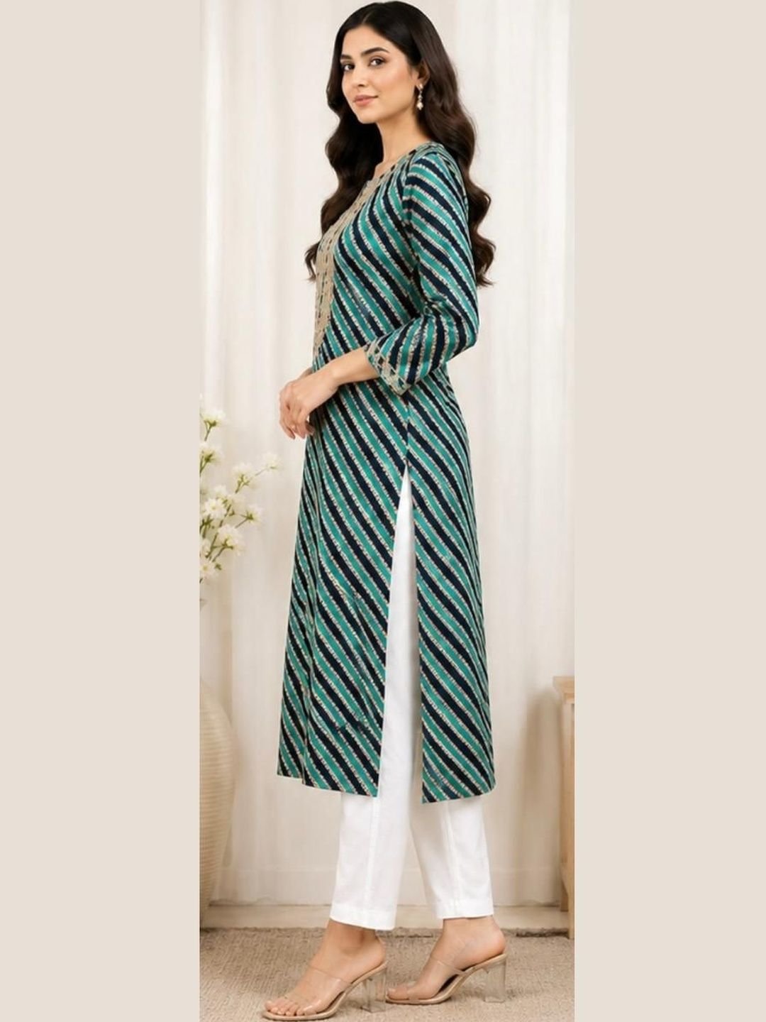 The Ghilaf Store Printed Thread Work Thread Work Kurti - Image 2