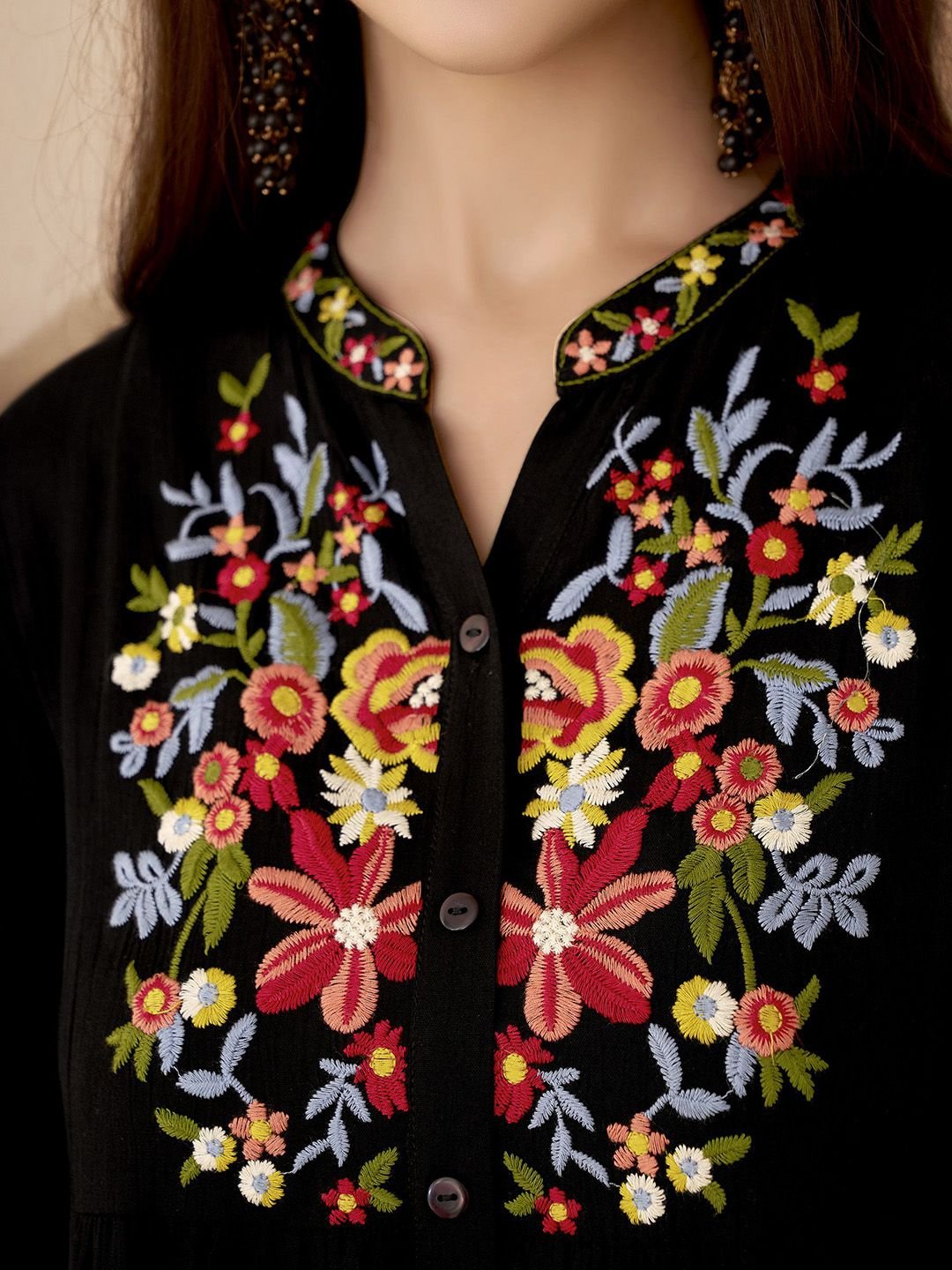 Floral Embroidered Mandarin Collar Thread Work Short Kurti - Image 2
