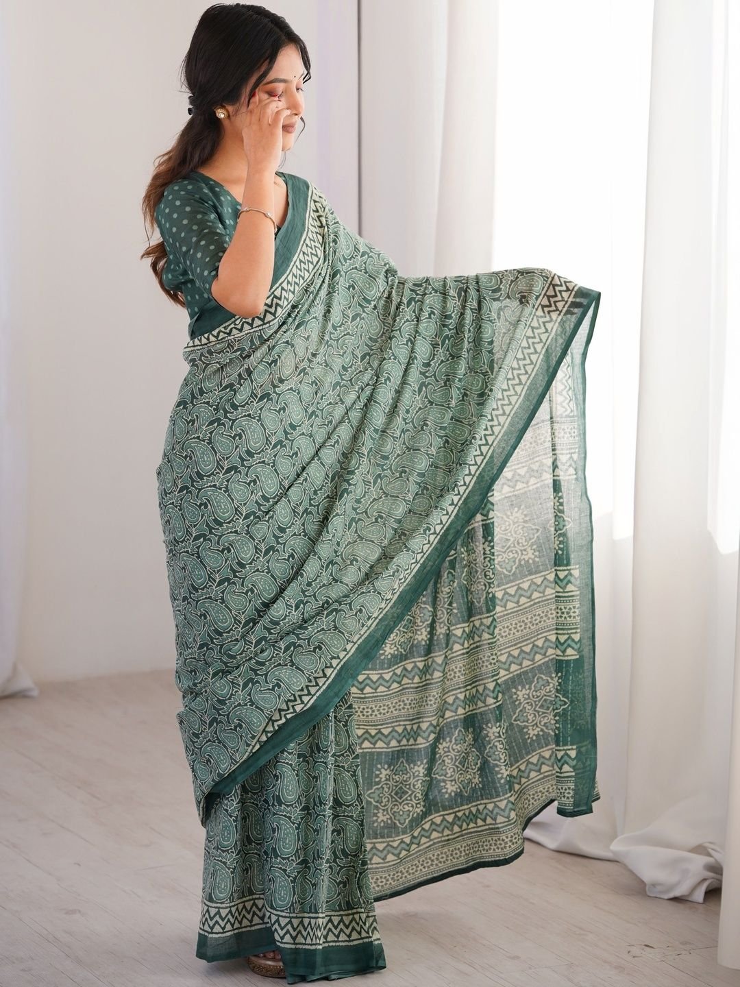 Paisley Pure Cotton Handloom Saree - Image 2