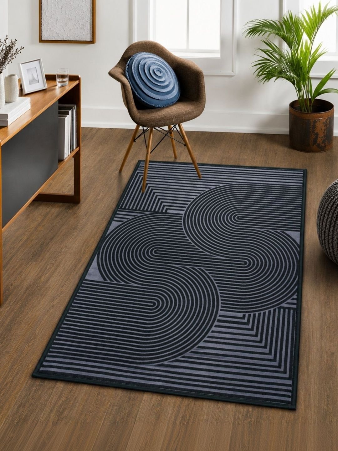 DECOVIA DECOVIA Black Geometric Anti-Skid Nylon Carpet