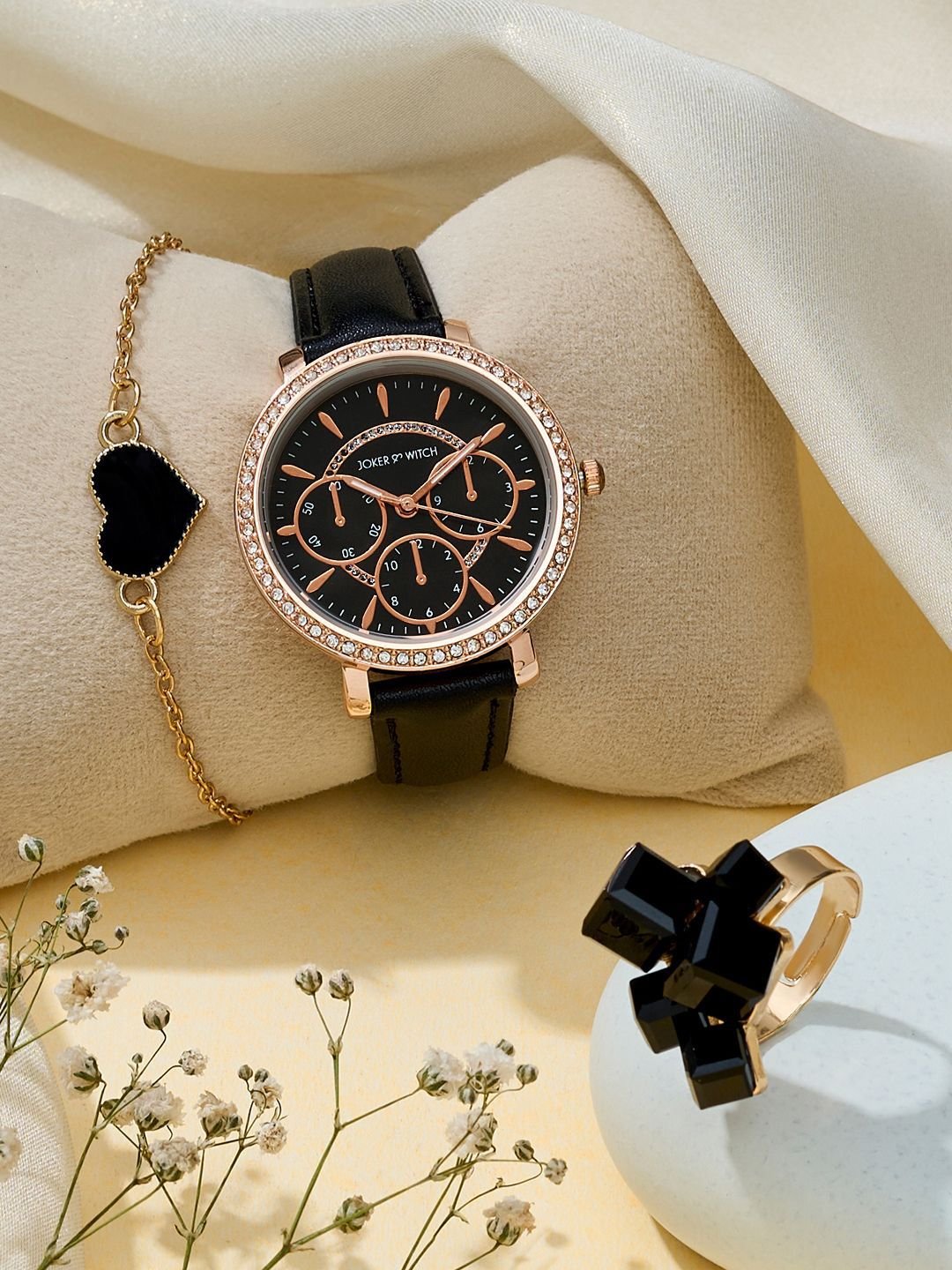 JOKER & WITCH Women Embellished Dial Analogue Watch & Bracelet Gift Set